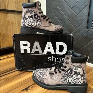 NWT Raad Combat Boots with Skull and Rose Design - Black Gray women’s 9/ men 6.5